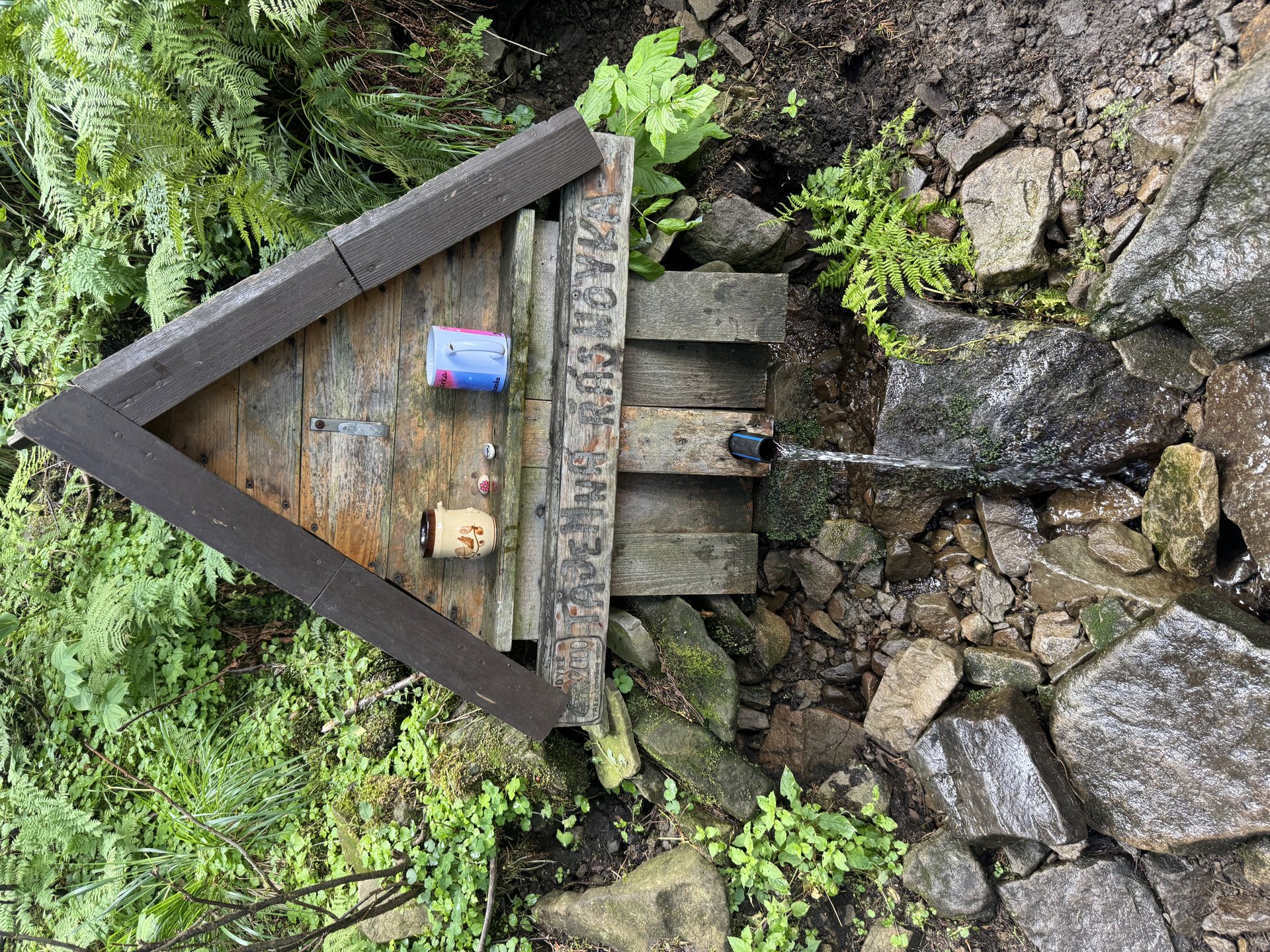 Pohádková studánka při sestupu